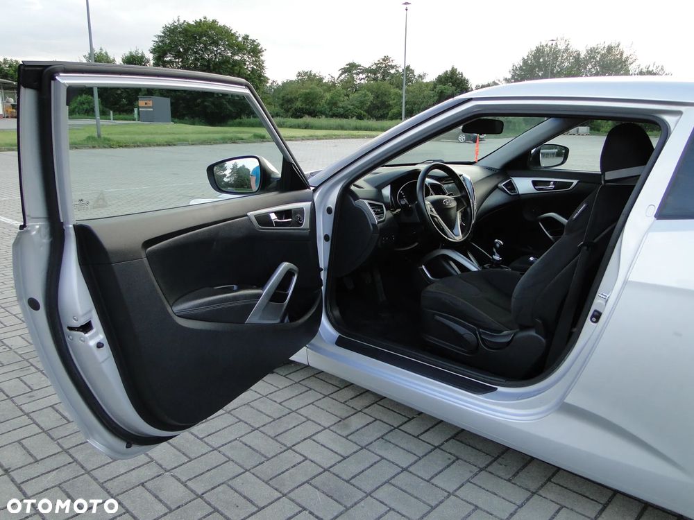 Hyundai Veloster 1.6 Premium - 14