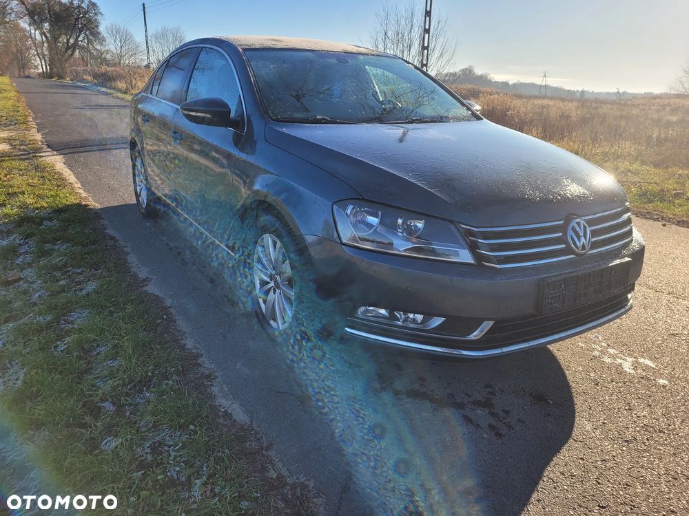 Volkswagen Passat - 4