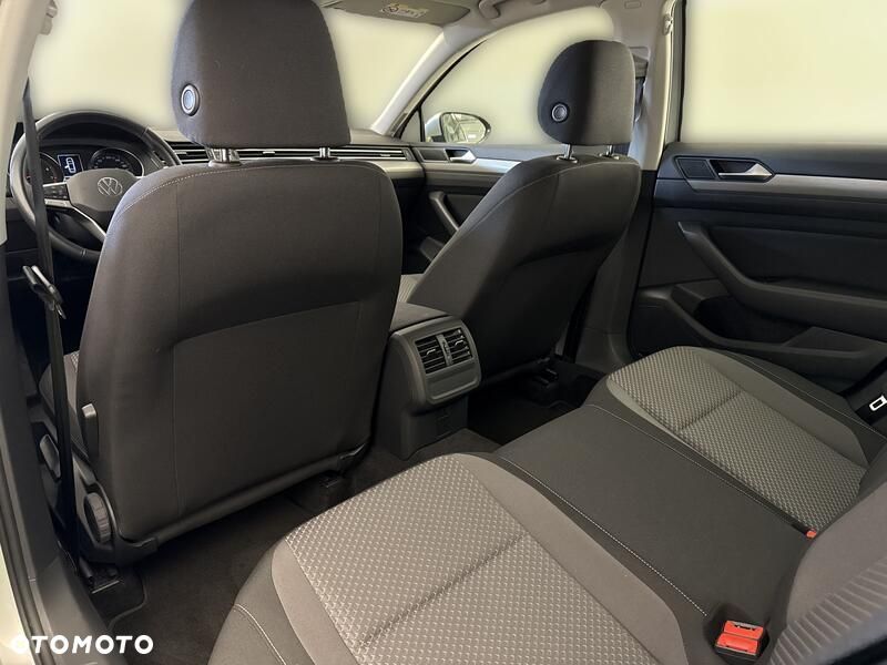 Volkswagen Passat 1.5 TSI EVO Essence DSG - 18