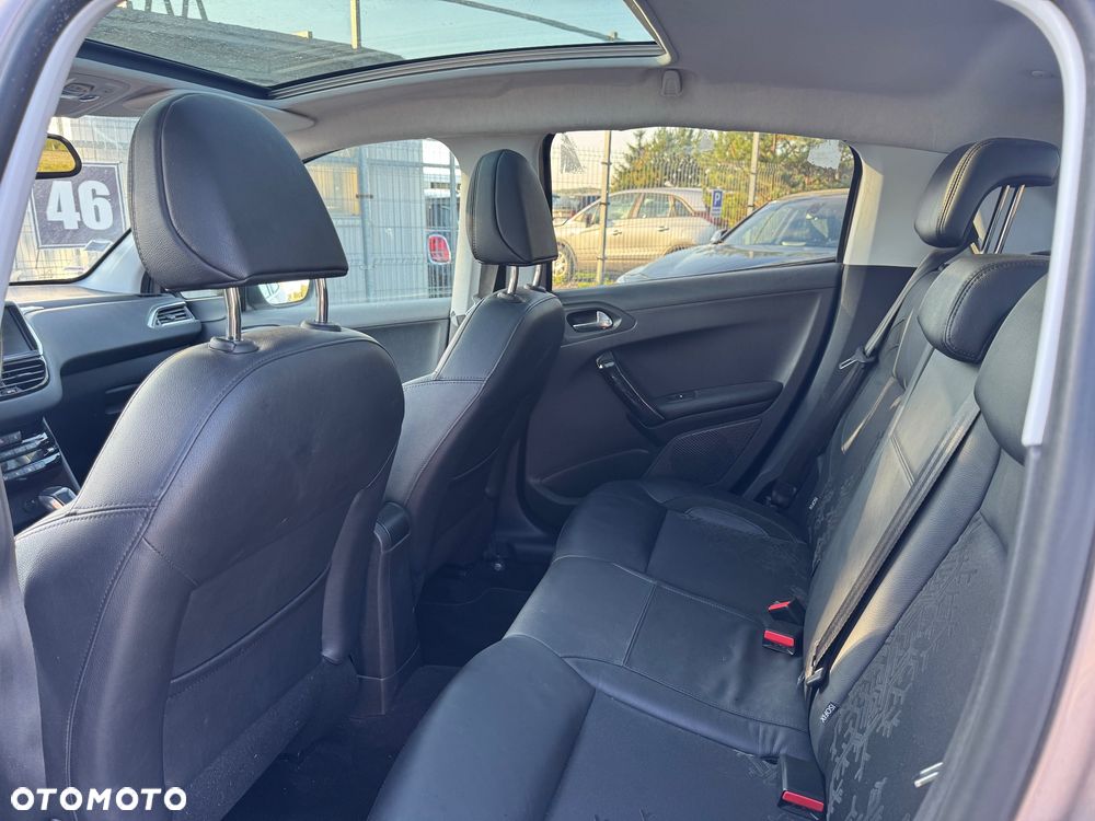 Peugeot 208 e-HDi FAP 92 Stop&Start Allure - 10