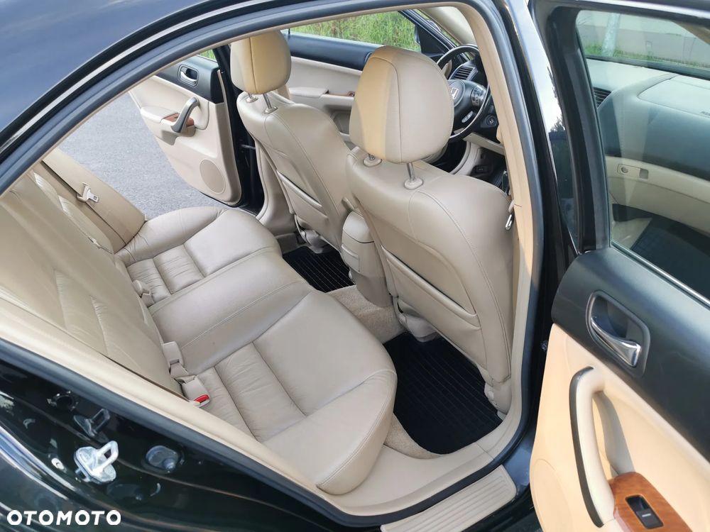 Honda Accord 2.0 Executive - 7