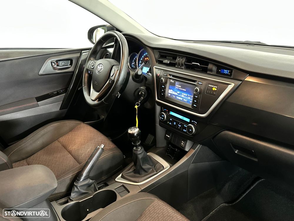 Toyota Auris Touring Sports 1.4 D-4D Comfort+Pack Sport - 25