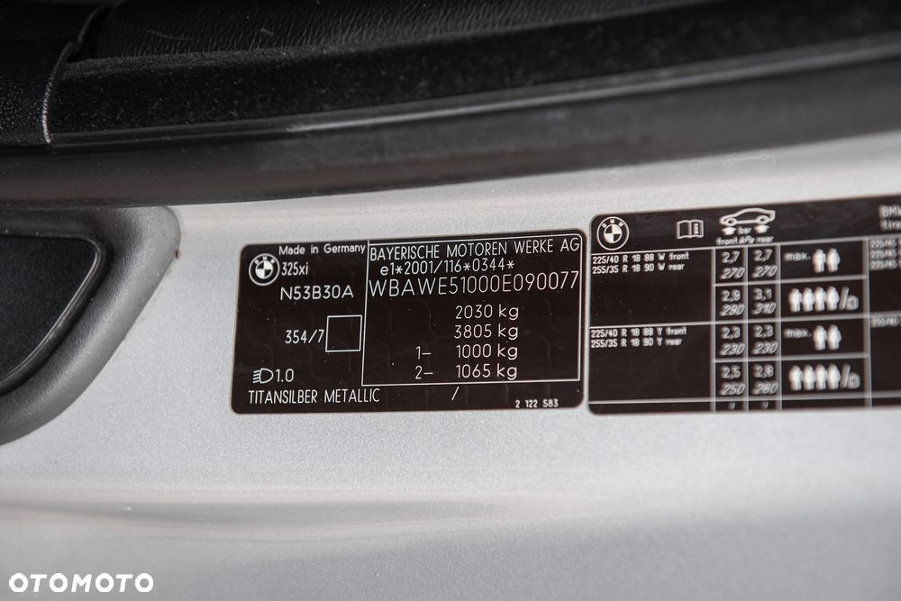 BMW Seria 3 325i xDrive M Sport Edition - 32