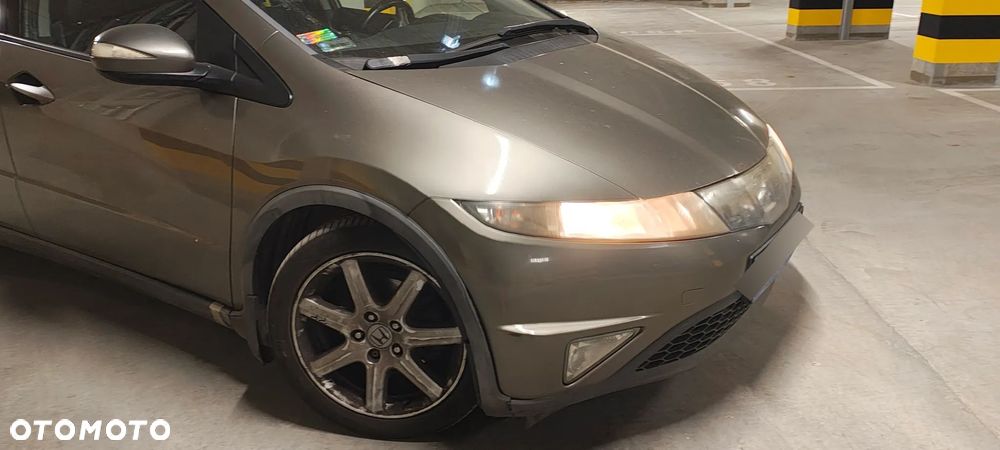 Honda Civic 1.8 Comfort - 11