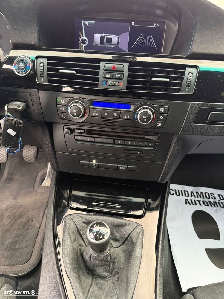 BMW 318 d Touring Pack M - 23