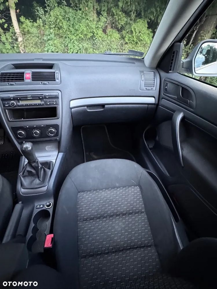 Skoda Octavia 1.6 Tour - 11