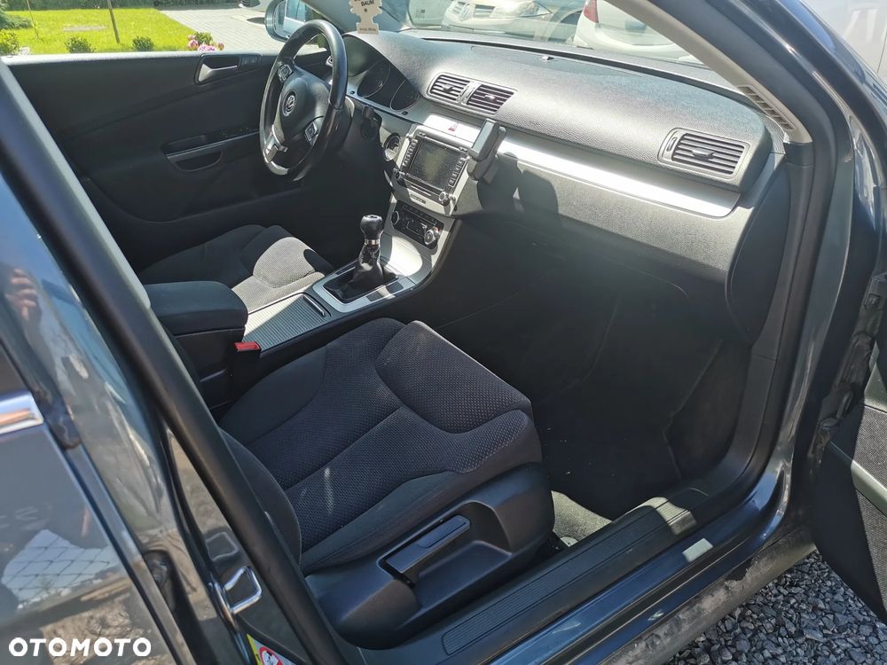 Volkswagen Passat 1.6 TDI BlueMotion Technology Comfortline - 6