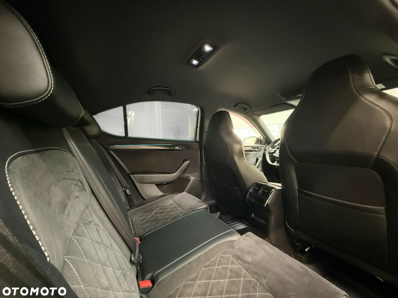 Skoda Superb 2.0 TSI Sportline DSG - 21
