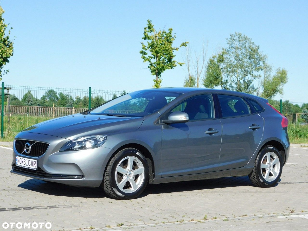 Volvo V40 - 1