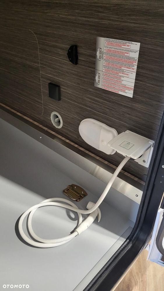 McLOUIS Nevis 879 - 5 osobowy - 34