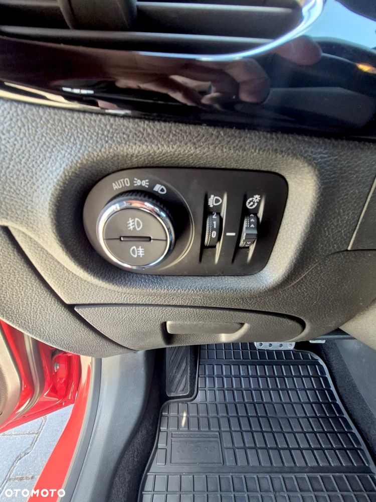 Opel Astra 1.6 T Dynamic S&S - 20