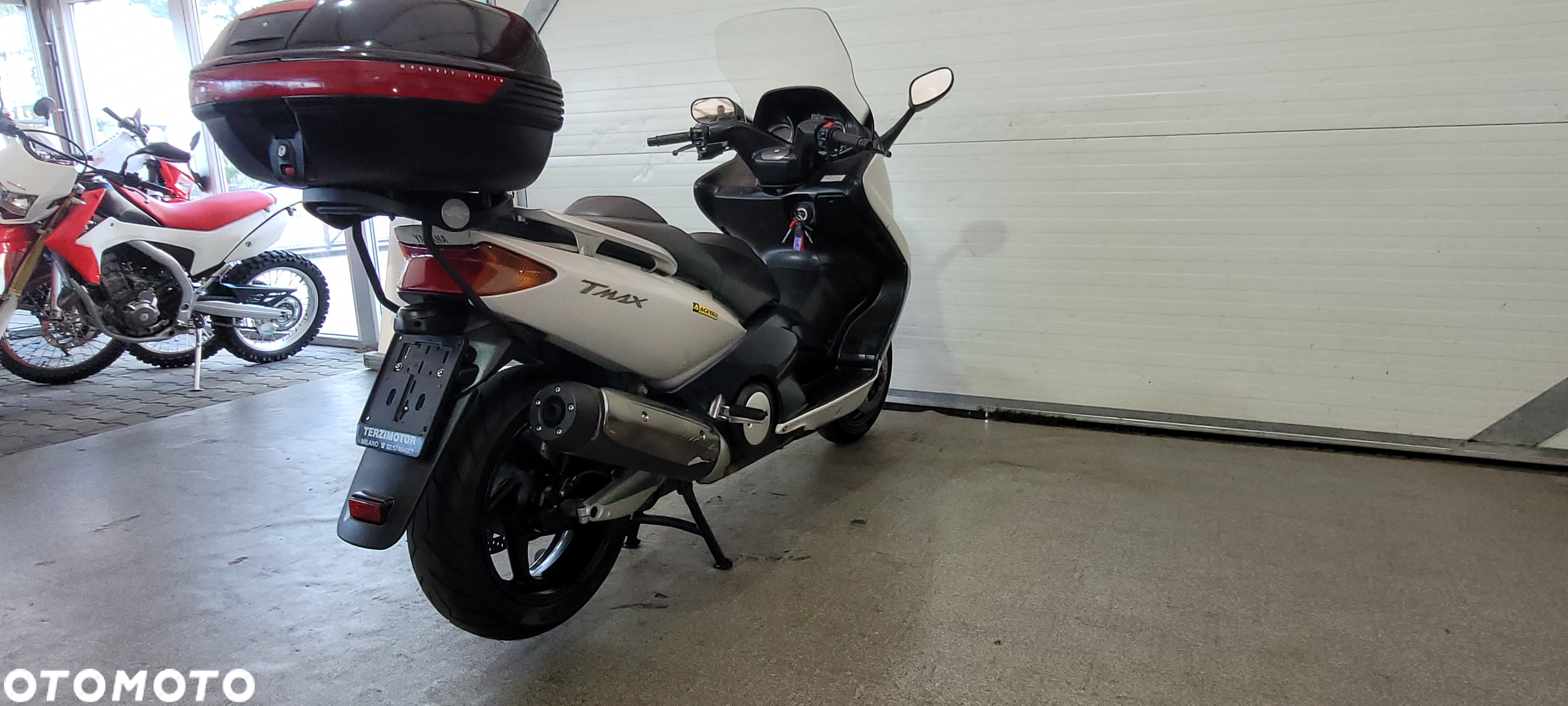 Yamaha Tmax - 16