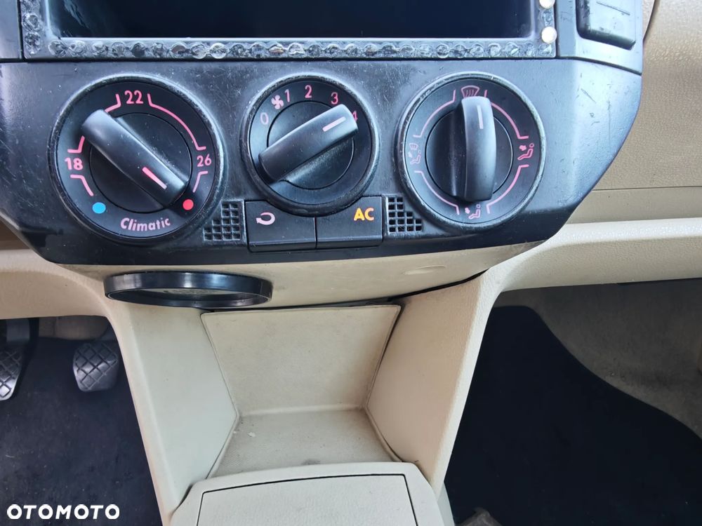 Volkswagen Polo 1.4 TDI Comfortline - 16