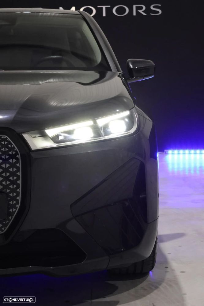 BMW iX xDrive 40 Pack Desportivo - 7