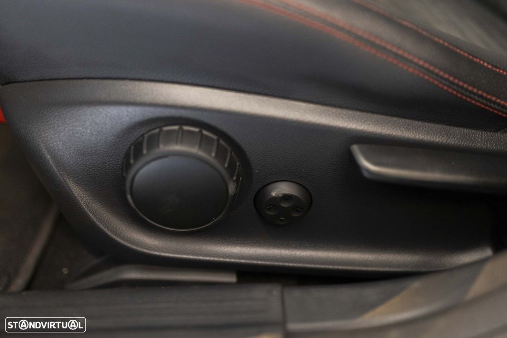 Mercedes-Benz CLA 200 d Shooting Brake AMG Line Aut. - 38