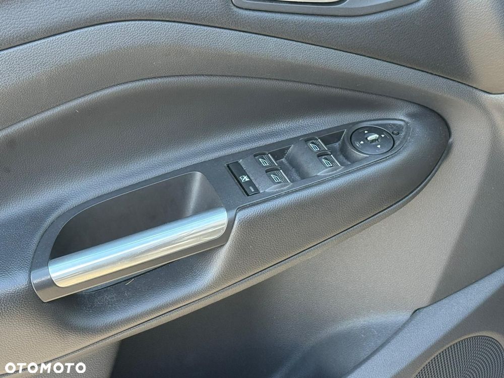 Ford Kuga 1.6 EcoBoost 2x4 Trend - 22