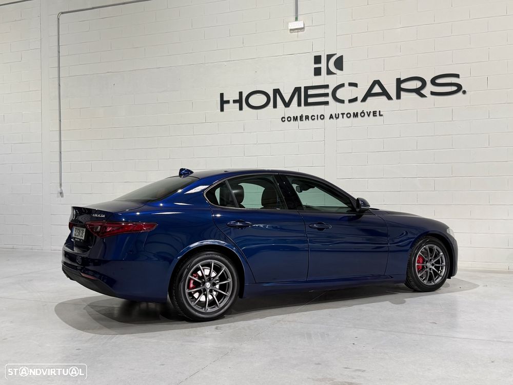 Alfa Romeo Giulia 2.2 D AT8 - 10