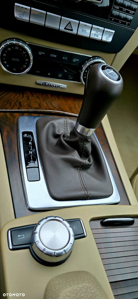 Mercedes-Benz Klasa C 250 CDI BlueEff Elegance 4-Matic - 23