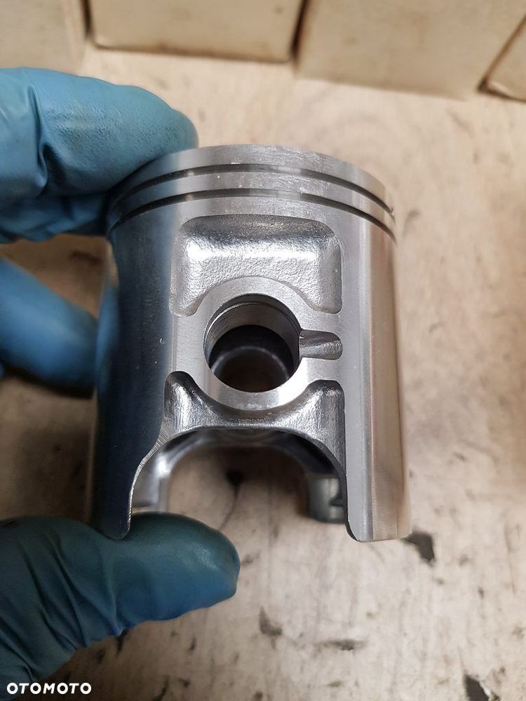 Tłok Suzuki RM125  12110-41310-050 - 8