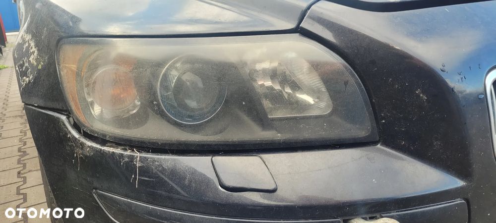 BG-011 PRAWA LAMPA XENON VOLVO V50 S40 II - 1