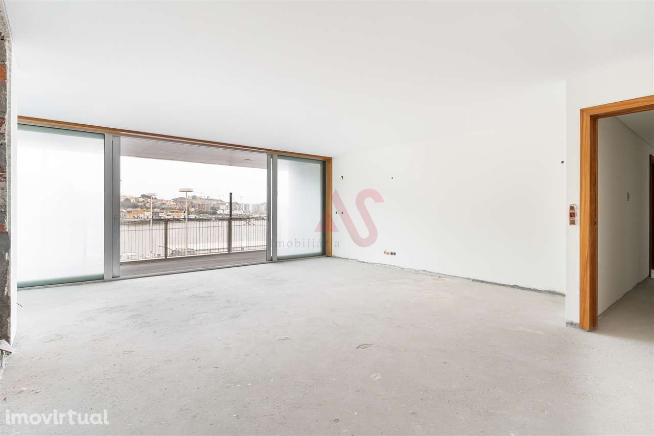 Apartamento com 3 Suítes e varanda na primeira linha do rio Douro - Grande imagem: 5/35