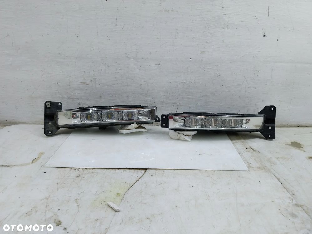 LAMPA LEWA PRAWA LED DODGE CHARGER DRL - 1