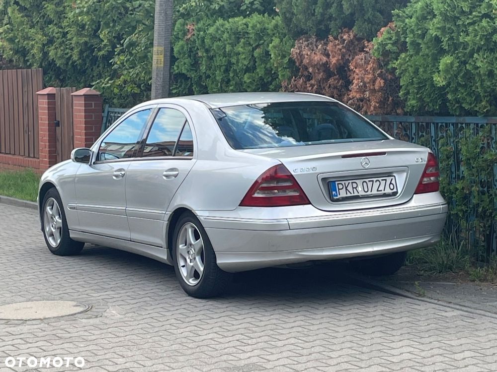 Mercedes-Benz Klasa C 220 CDI Avantgarde - 14