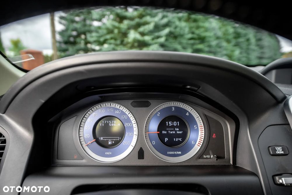 Volvo XC 60 D5 AWD Geartronic Momentum - 21