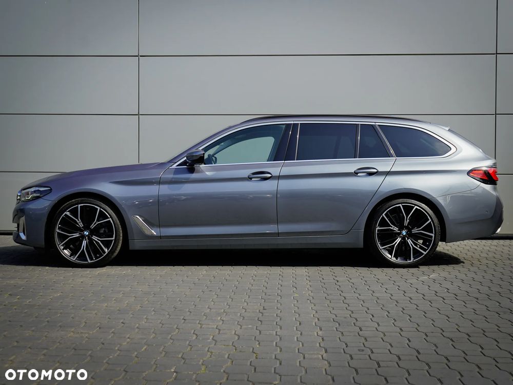 BMW Seria 5 530d xDrive Touring Luxury Line - 4