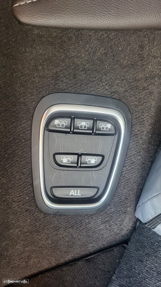 Renault Espace 1.6 dCi Initiale Paris EDC - 21