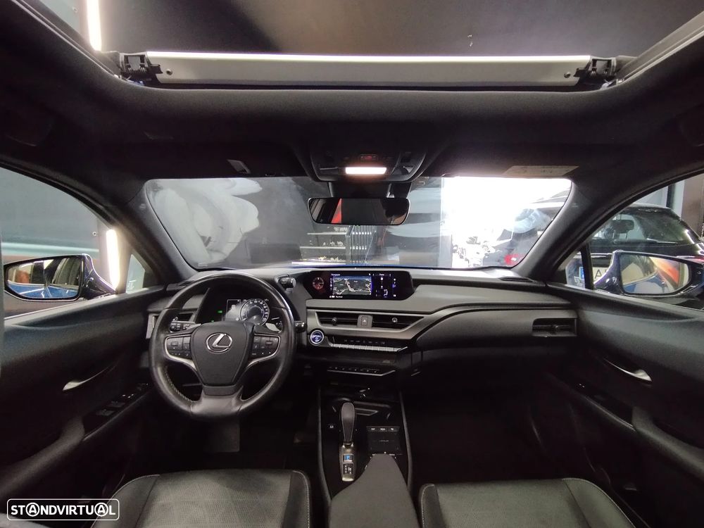 Lexus UX Luxury+TAE+JLL18 — fotografia 23