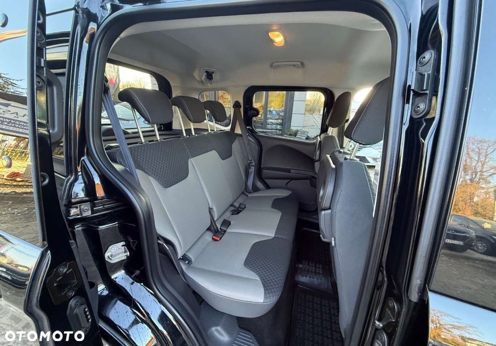 Ford Tourneo Courier - 24