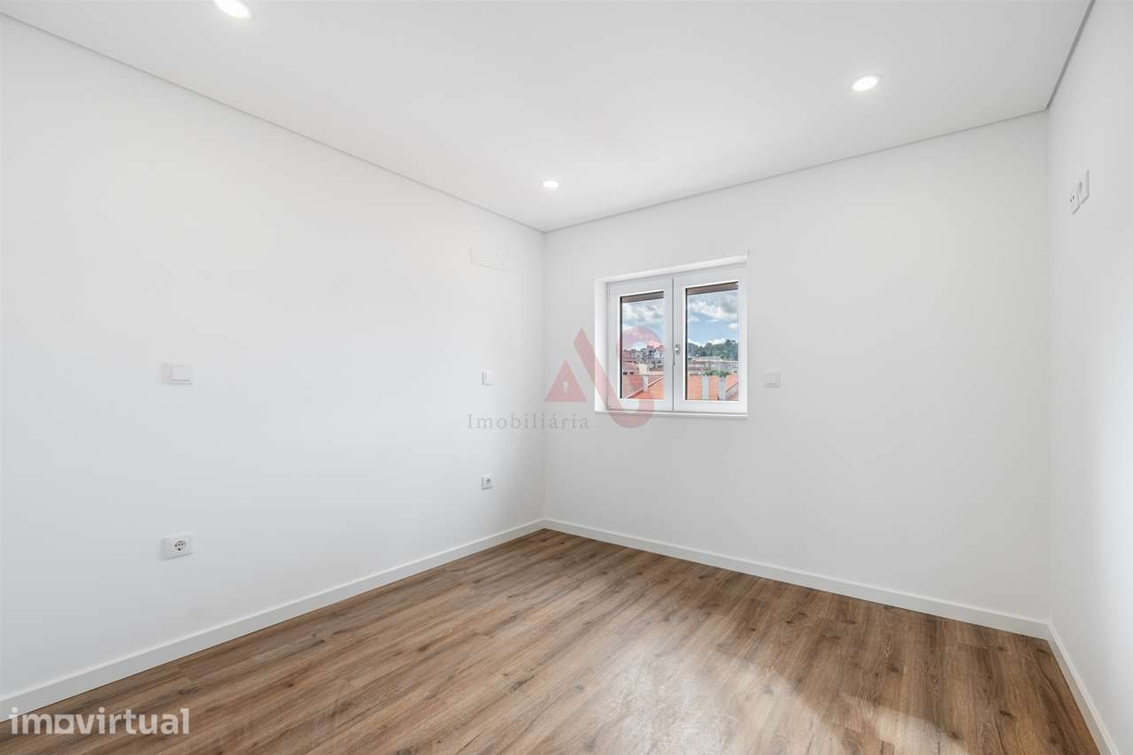 Apartamento T2 com Terraço no Centro de Vizela - Grande imagem: 4/12