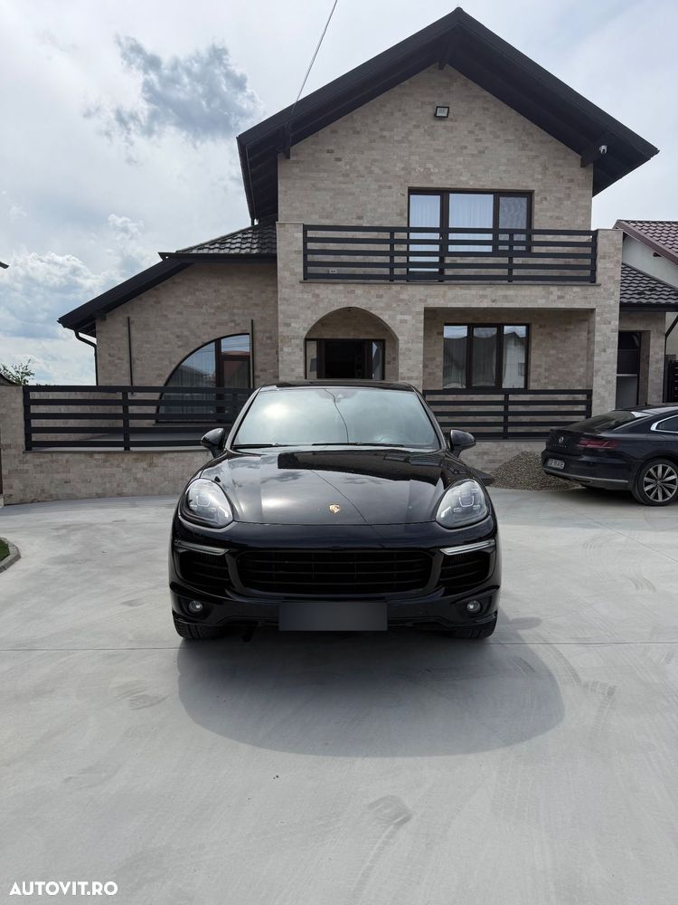 Porsche Cayenne 3.0 L - 1