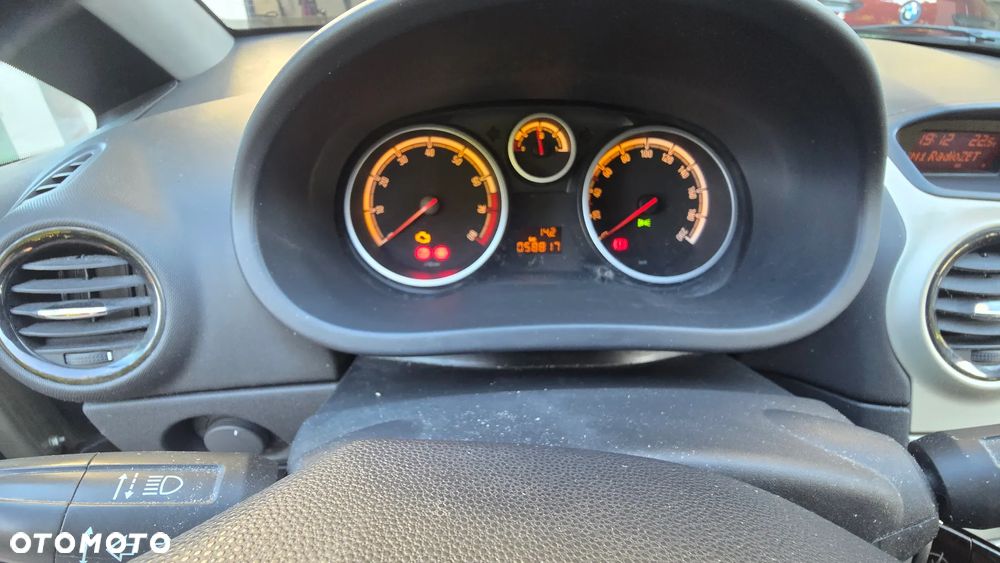 Opel Corsa 1.2 16V Cosmo - 13
