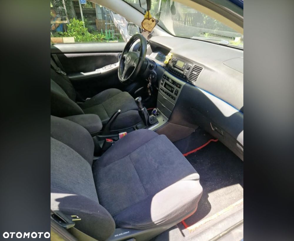 Toyota Corolla - 4