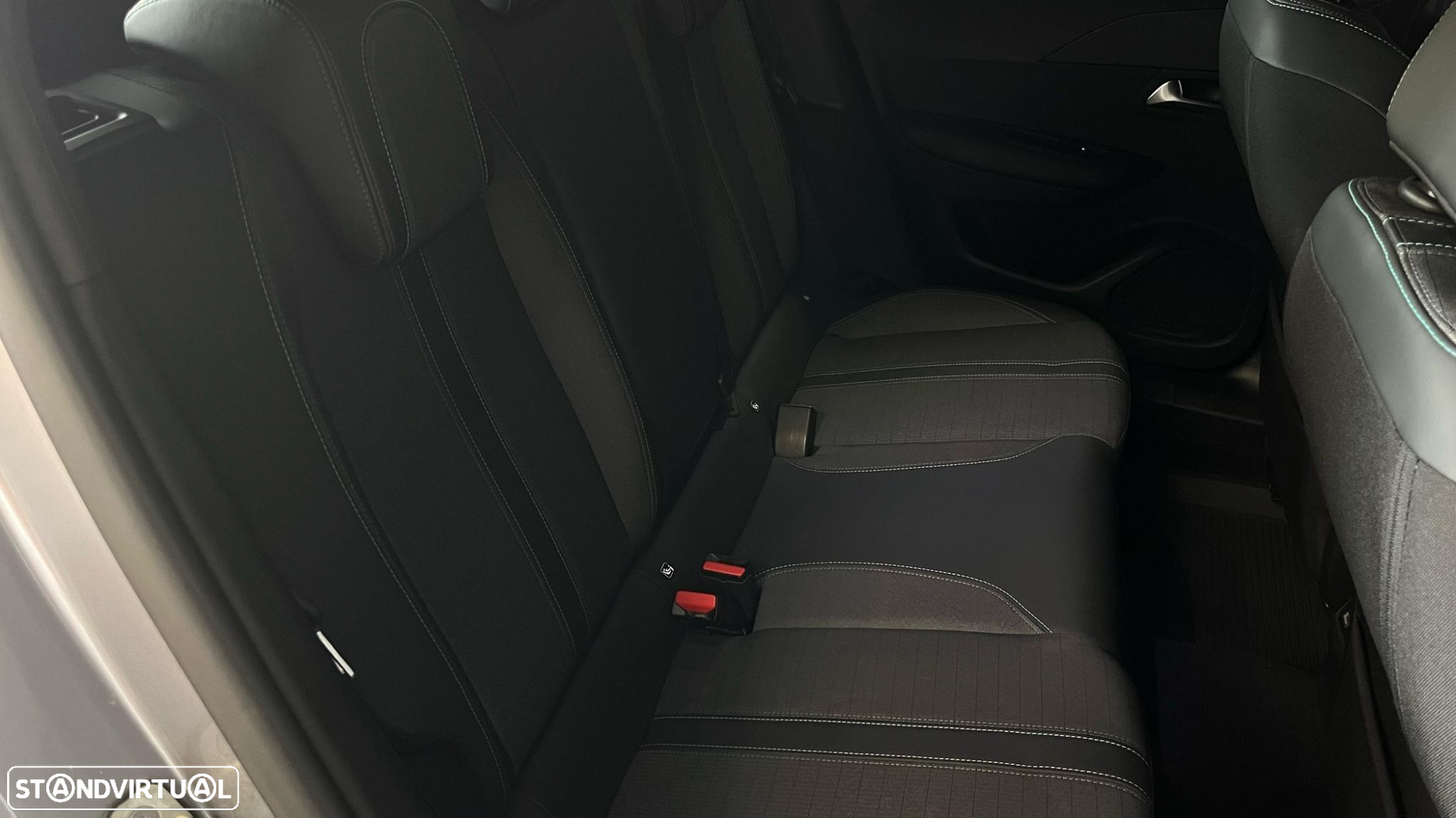 Peugeot e-2008 50 kWh Allure - 46