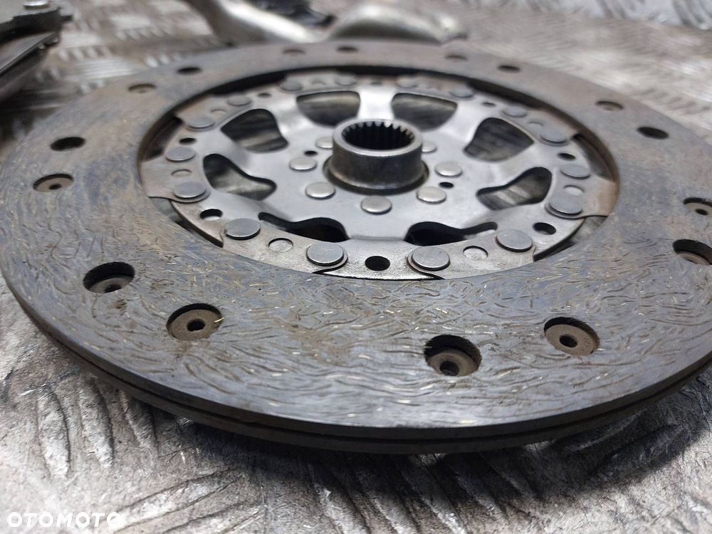 KOŁO DWUMASOWE + TARCZA + DOCISK + ŁOŻYSKO OPOROWE AUDI A4 B6 2.0 20V - 8