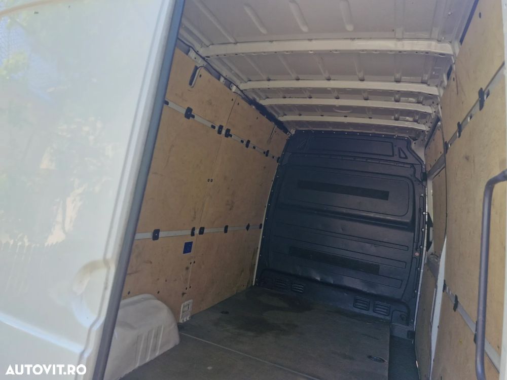Mercedes-Benz Sprinter - 12