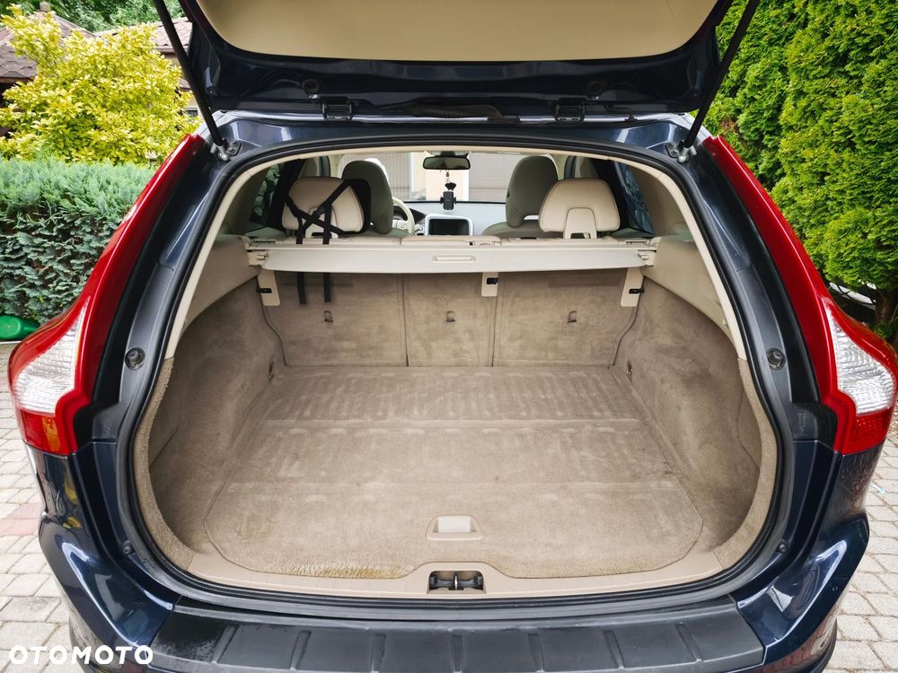 Volvo XC 60 T6 AWD Momentum - 19