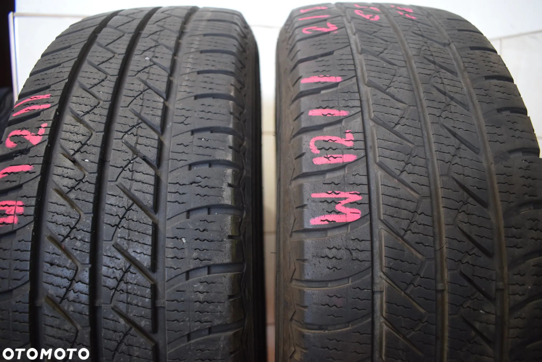 R16C 215/65 Goodyear Vector 4Seasons Cargo Cena za parę - 1