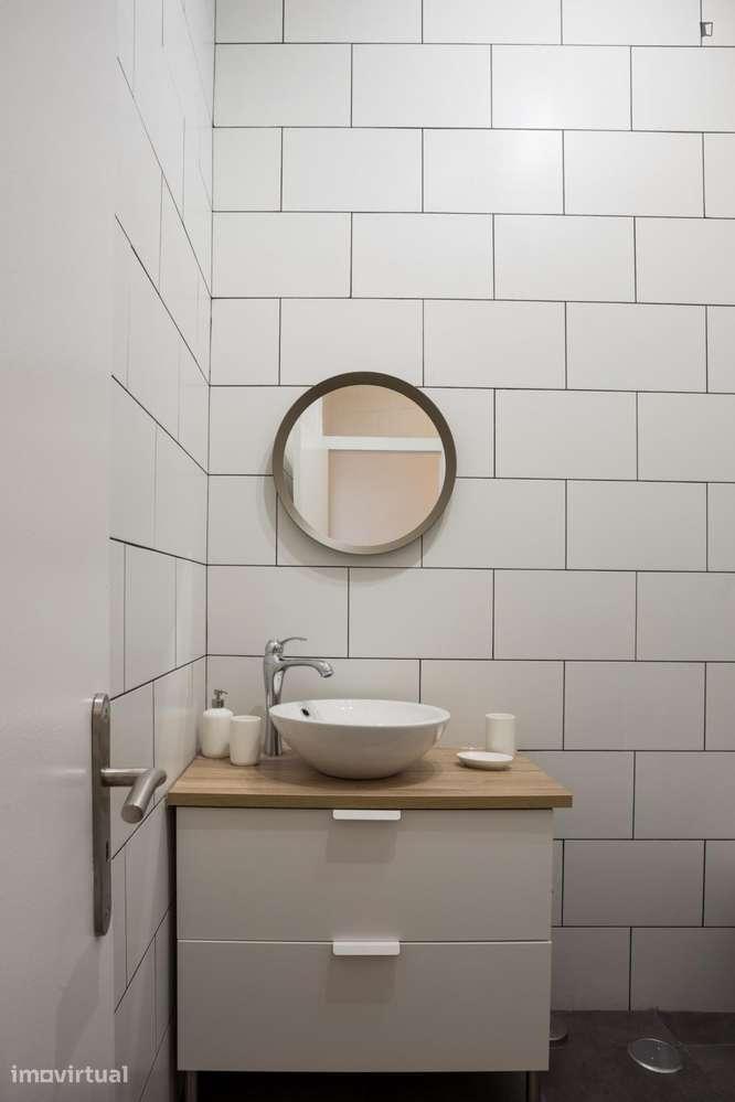 Quarto - localizado em Santos Lisbon - Grande imagem: 3/23