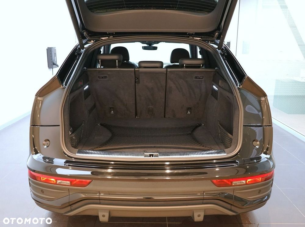 Audi Q5 Sportback - 9
