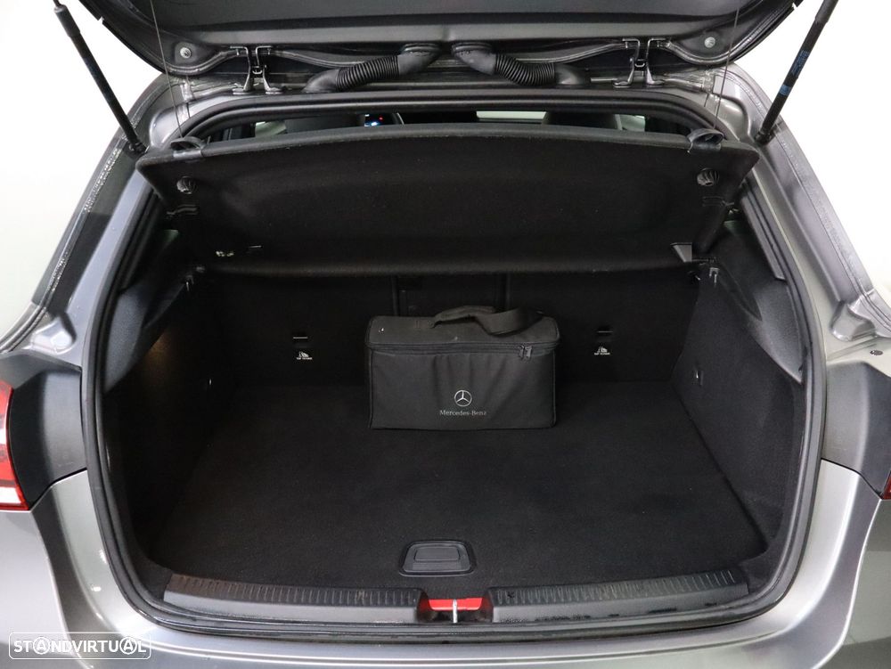 Mercedes-Benz A 250 e - 25