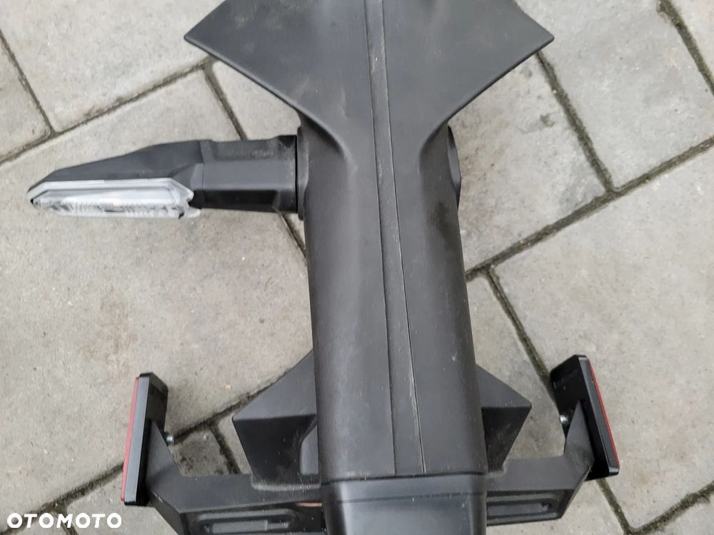 Mocowanie, podświetlanie tablicy rejestracyjnej, ogon, kierunkowskaz Kawasaki Z900 Z 900 - 4