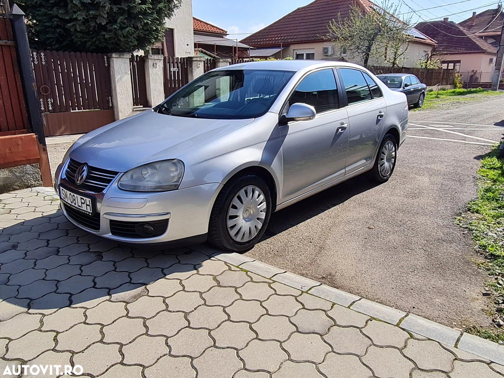 Volkswagen Jetta 1.6 TDI DPF Highline - 4