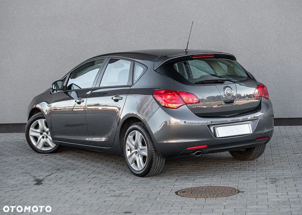 Opel Astra - 9
