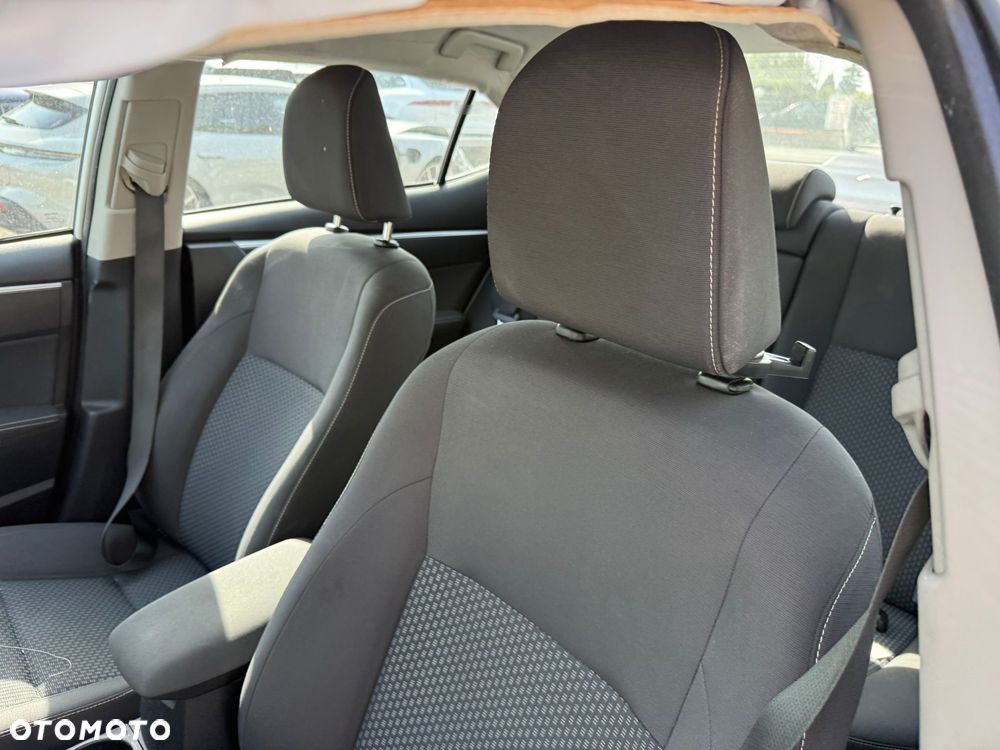 Toyota Corolla 1.6 Active - 24