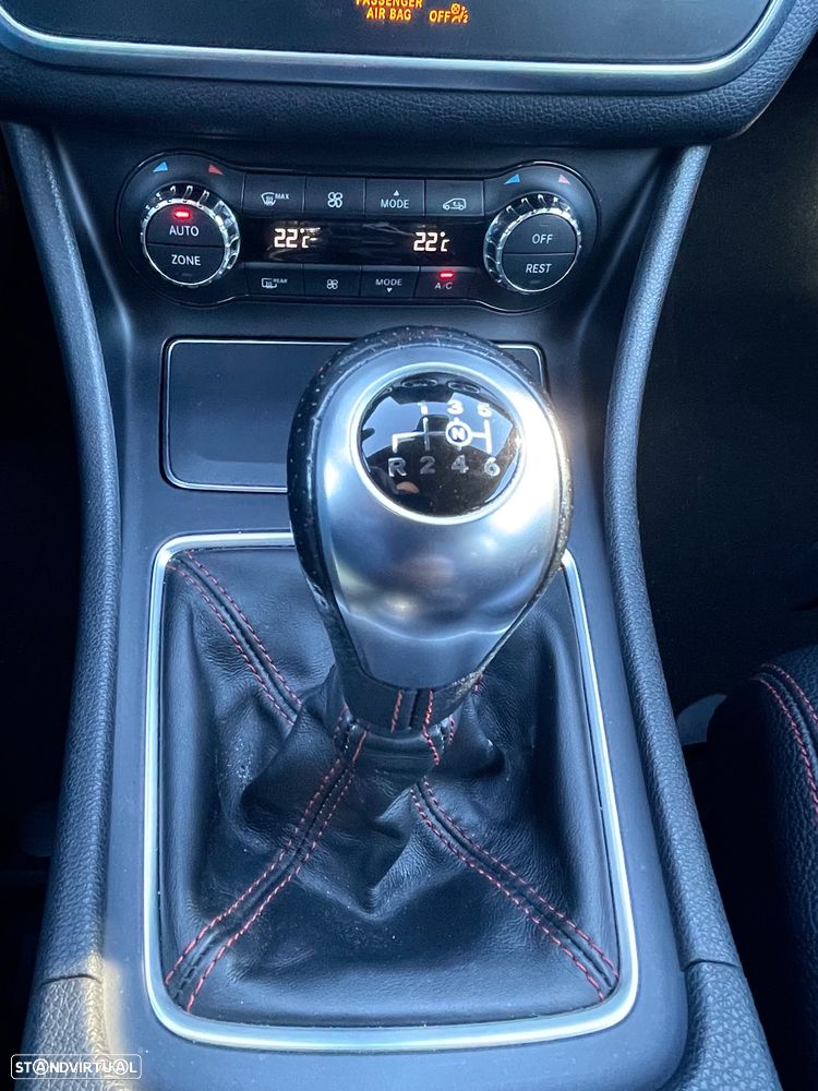 Mercedes-Benz GLA 180 d AMG Line - 14