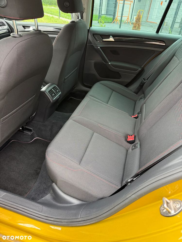 Volkswagen Golf 1.6 TDI Sound - 17